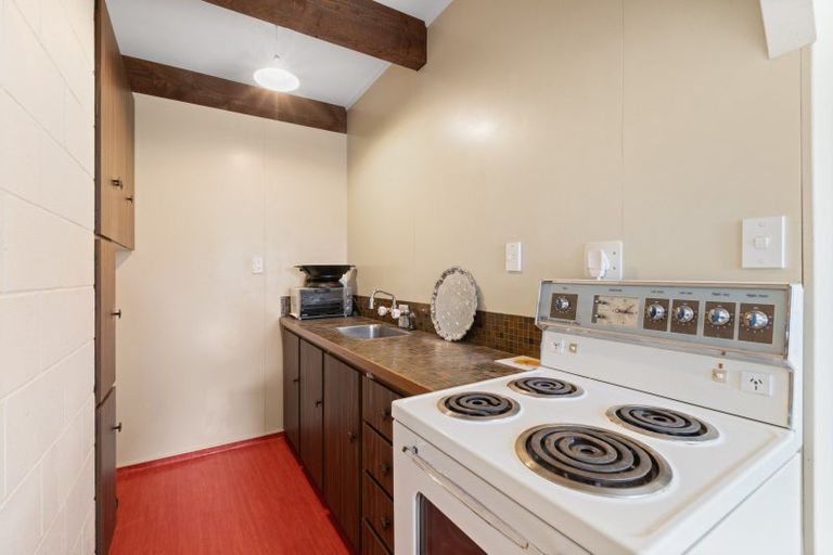 Photo of property in 83 Kent Street, Picton, 7220