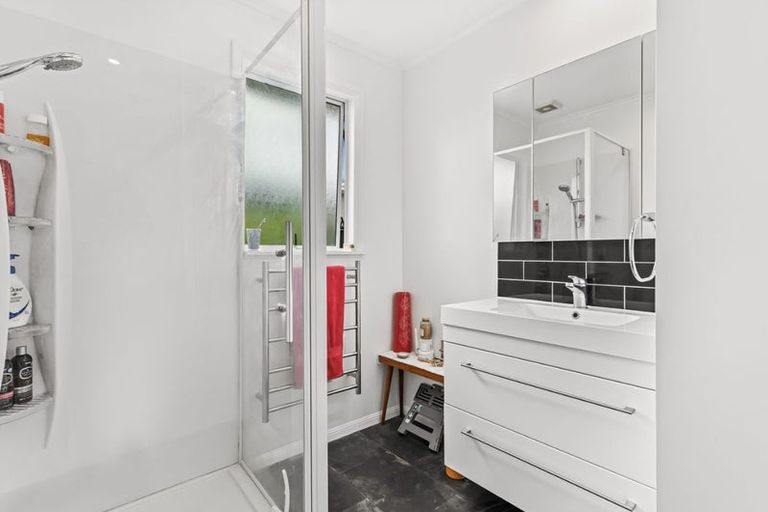 Photo of property in 199 Don Buck Road, Massey, Auckland, 0614