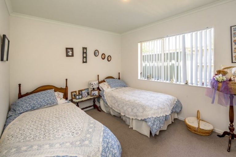 Photo of property in 2 Fuller Close, Levin, 5510