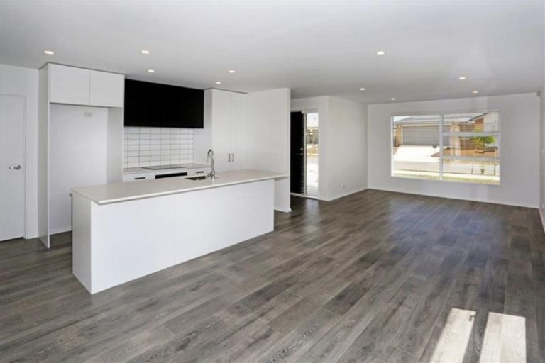 Photo of property in 18 Olivia Road, Pukekohe, 2120