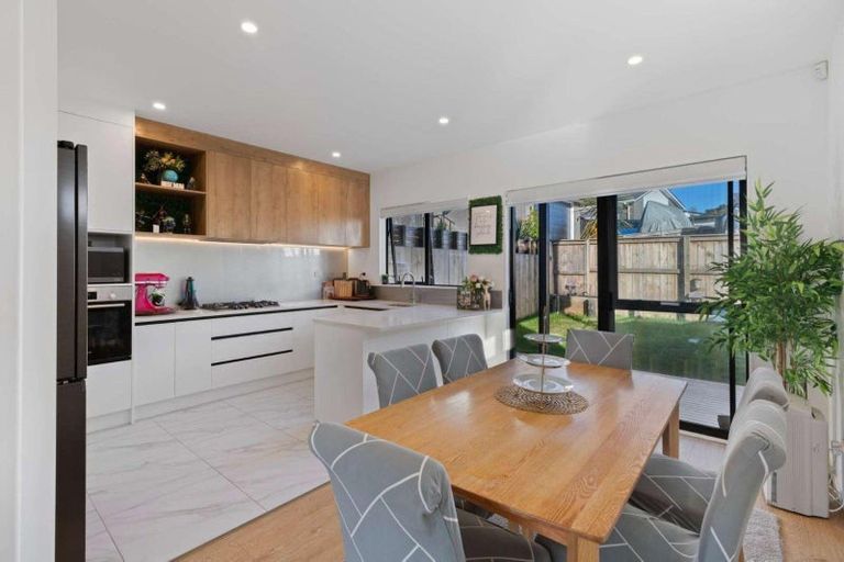 Photo of property in 4a Ringi Lane, Orewa, 0931