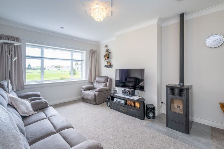 Photo of property in 44 Cordelia Street, Stratford, 4332