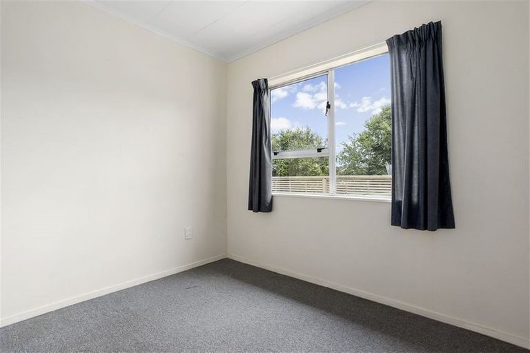 Photo of property in 25 Tawa Road, Te Atatu Peninsula, Auckland, 0610