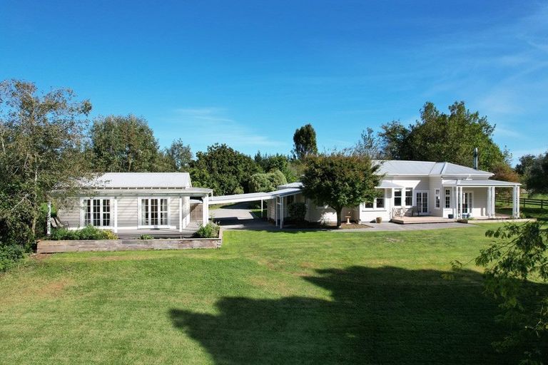 Photo of property in 365 Corbett Road, Paraite, New Plymouth, 4373