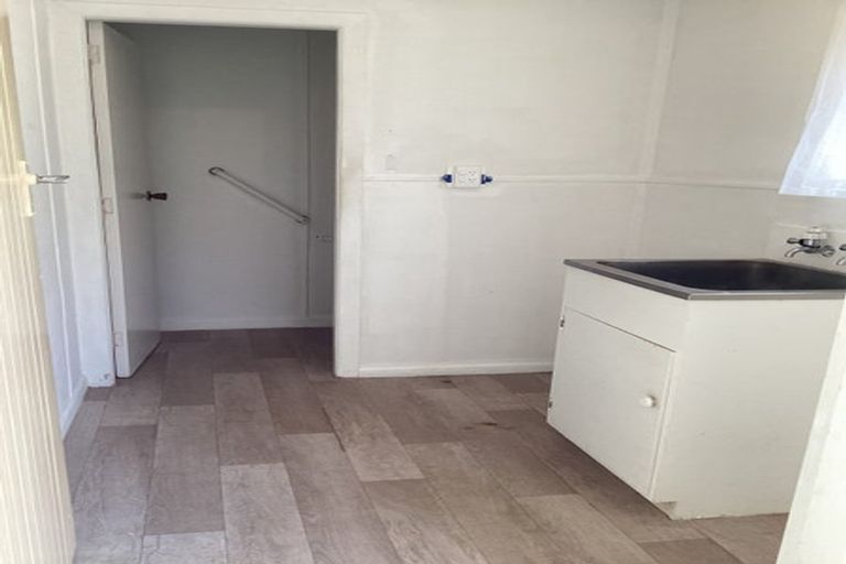 Photo of property in 63 Matipo Road, Te Atatu Peninsula, Auckland, 0610