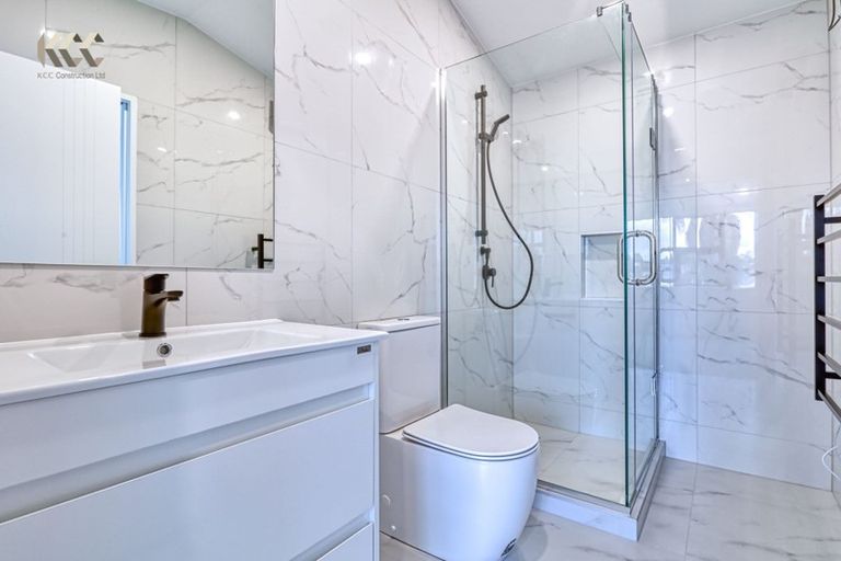 Photo of property in 2/14 Kerswill Place, Pakuranga, Auckland, 2010