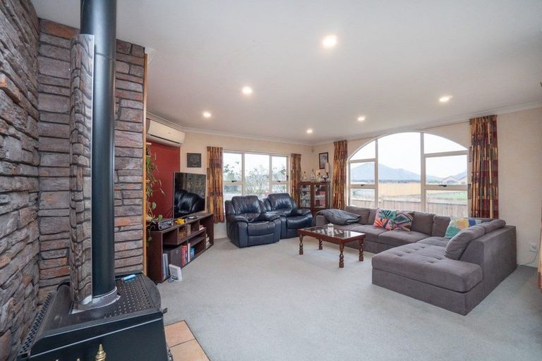 Photo of property in 39 Parnell Heights Drive, Kelvin Grove, Palmerston North, 4414