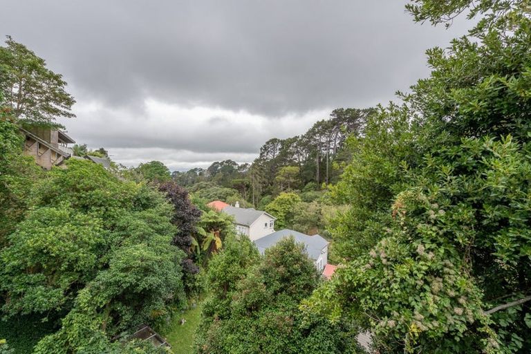 Photo of property in 58 Garden Road, Northland, Wellington, 6012