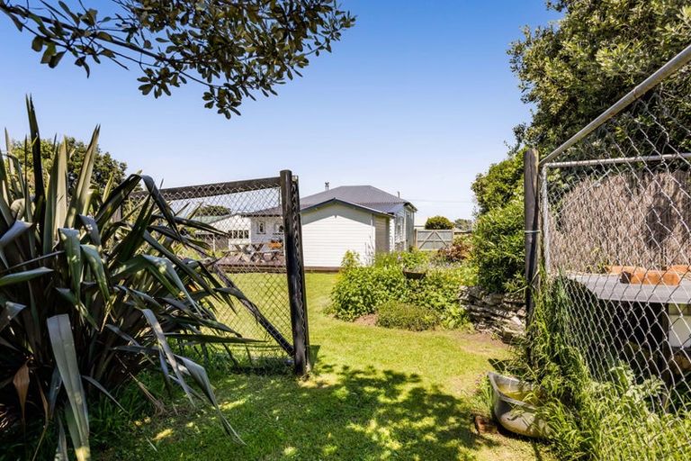 Photo of property in 53 Fox Street, Opunake, 4616