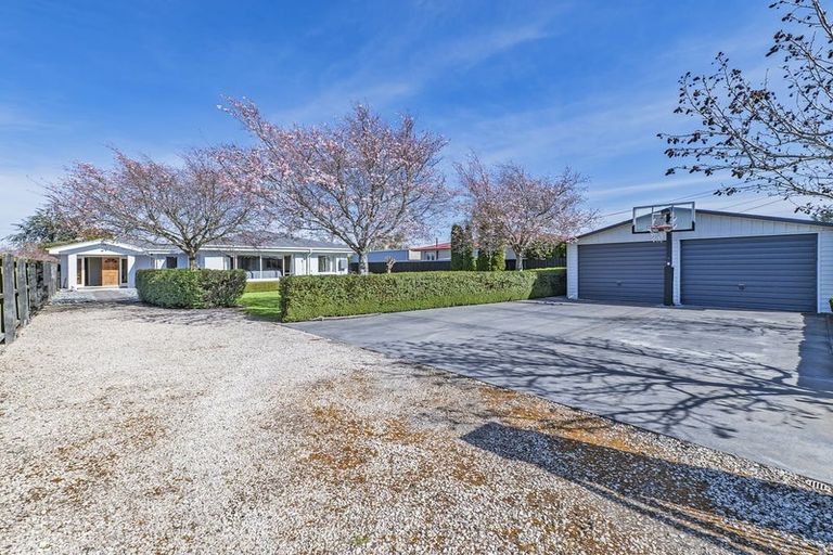 Photo of property in 35 Leeston And Lake Road, Leeston, 7632