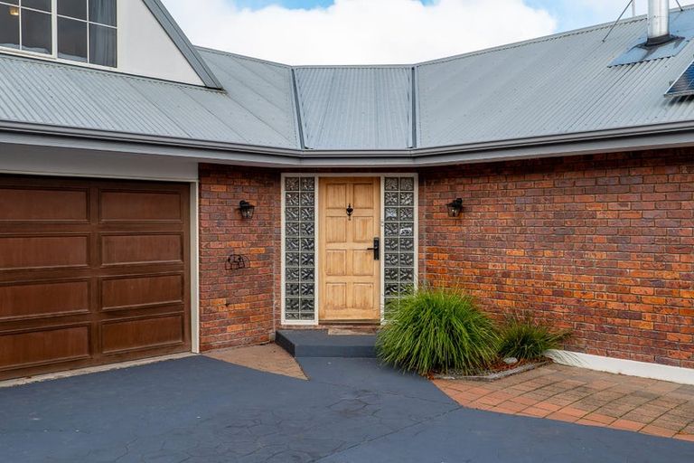 Photo of property in 22 Millcroft Place, Parklands, Christchurch, 8083