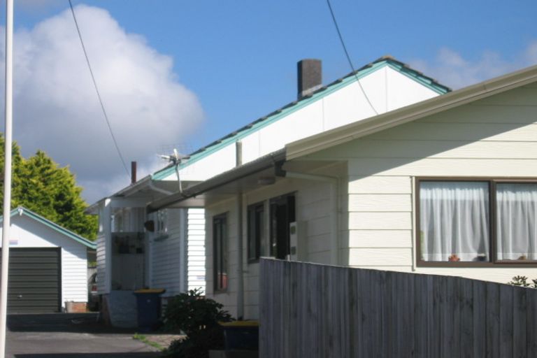 Photo of property in 36 Gilliam Street, New Lynn, Auckland, 0600
