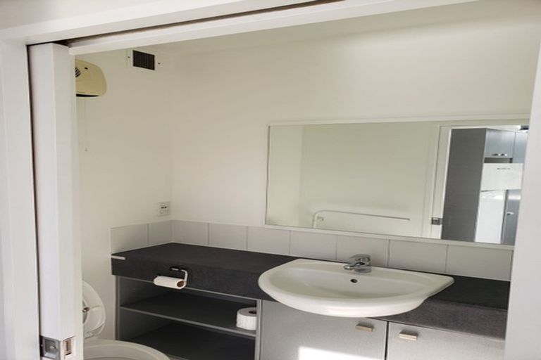 Photo of property in Hume House, 11/152u The Terrace, Wellington Central, Wellington, 6011