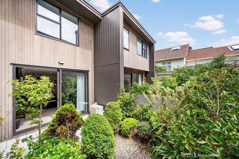 Photo of property in 20u4 Trent Street, Island Bay, Wellington, 6023