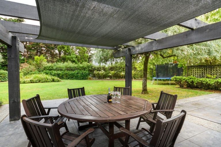 Photo of property in 212 Polson Hill Drive, Aokautere, Palmerston North, 4471