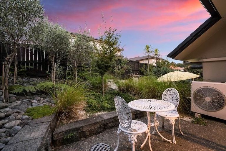 Photo of property in 5 Chateau Rise, Flat Bush, Auckland, 2016