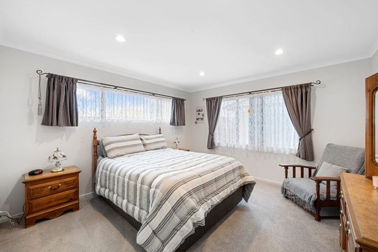 Photo of property in 3 Bezar Place, Flat Bush, Auckland, 2016