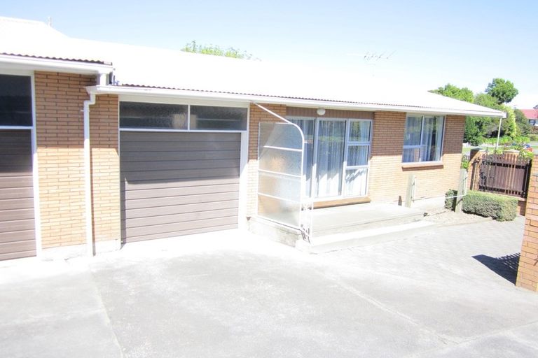 Photo of property in 1/68 Nortons Road, Avonhead, Christchurch, 8042
