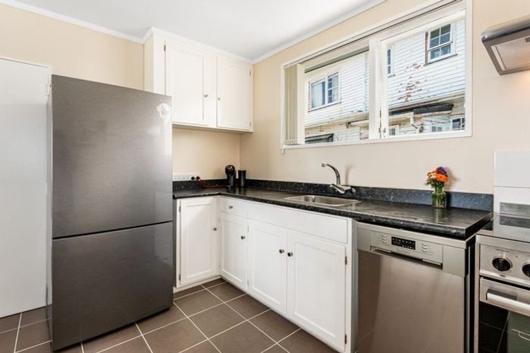 Photo of property in 16 Southgate Road, Southgate, Wellington, 6023