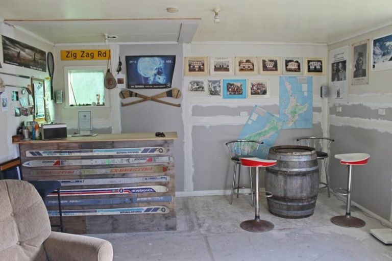 Photo of property in 62 Romilly Street, Westport, 7825