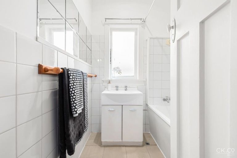 Photo of property in 146 Randwick Road, Moera, Lower Hutt, 5010