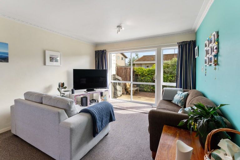 Photo of property in 2/28 Lyndon Street, Riccarton, Christchurch, 8041