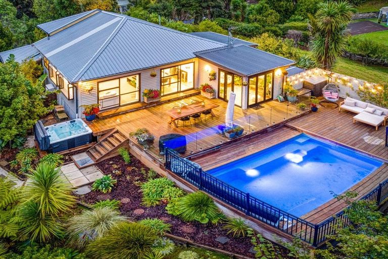 Photo of property in 8 Jays Road, Titirangi, Auckland, 0604