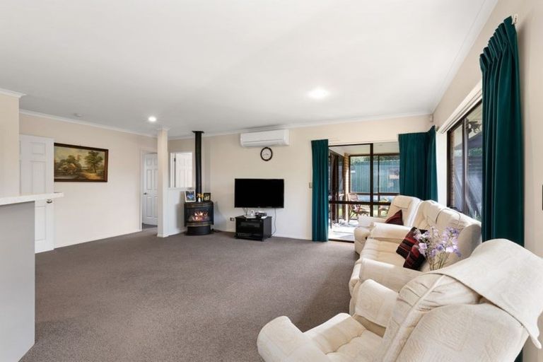 Photo of property in 6 Monet Vale, Rolleston, 7614