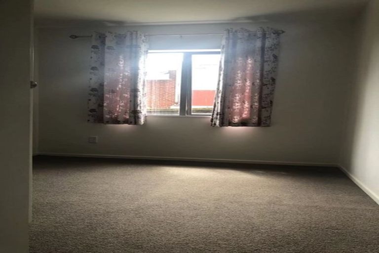 Photo of property in 44 Miro Street, New Lynn, Auckland, 0600