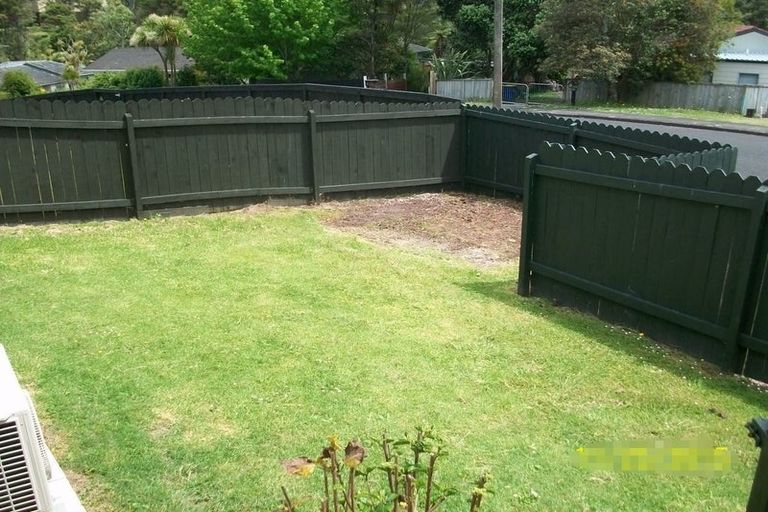 Photo of property in 24 Onedin Place, Titirangi, Auckland, 0604