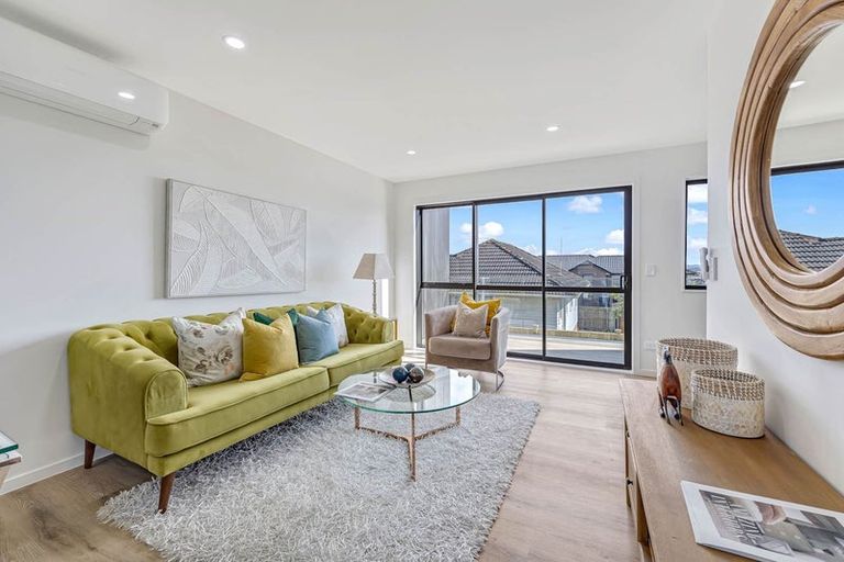 Photo of property in 27 Carole Crescent, Pakuranga, Auckland, 2010