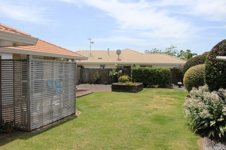 Photo of property in 25 Reef Avenue, Papamoa Beach, Papamoa, 3118