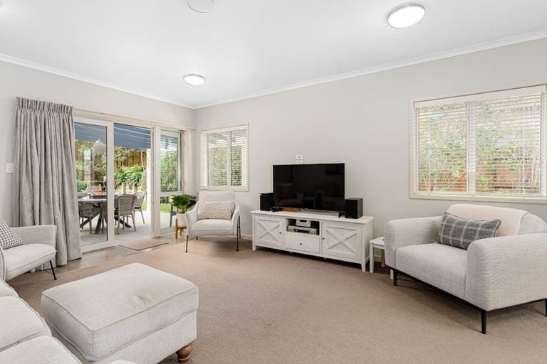 Photo of property in 35 Masefield Terrace, Kelvin Grove, Palmerston North, 4414