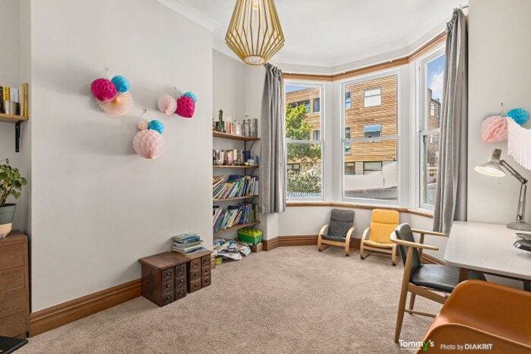 Photo of property in 160a Tasman Street, Mount Cook, Wellington, 6021