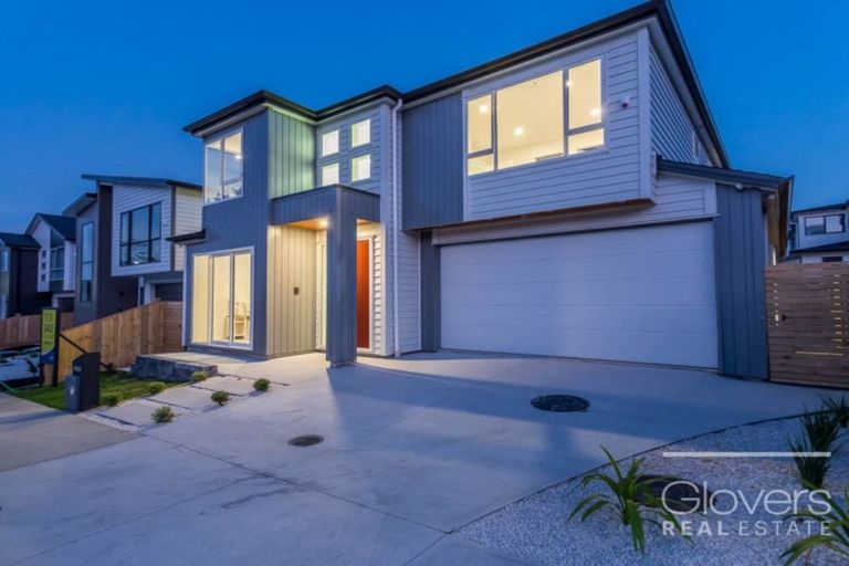 Photo of property in 17 Kearns Drive, Hobsonville, Auckland, 0616
