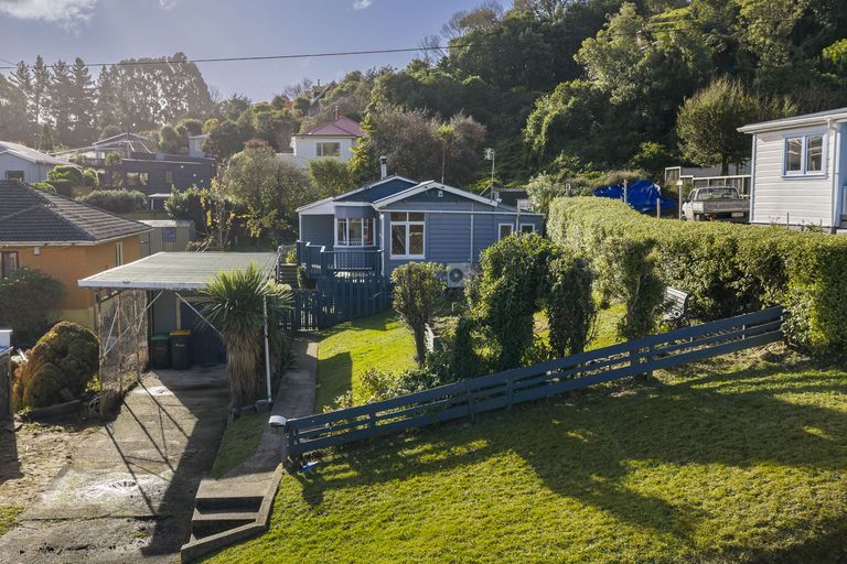 Photo of property in 7 Dickson Street, Macandrew Bay, Dunedin, 9014