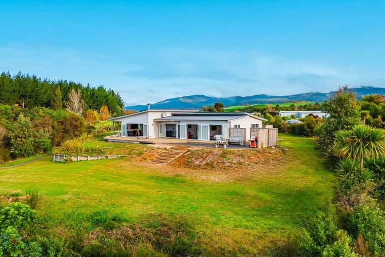 Photo of property in 11 Rangikatea Road, Omori, Turangi, 3381
