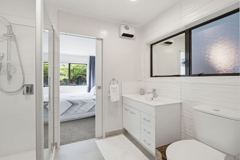 Photo of property in 74b Grand Vue Road, Kawaha Point, Rotorua, 3010