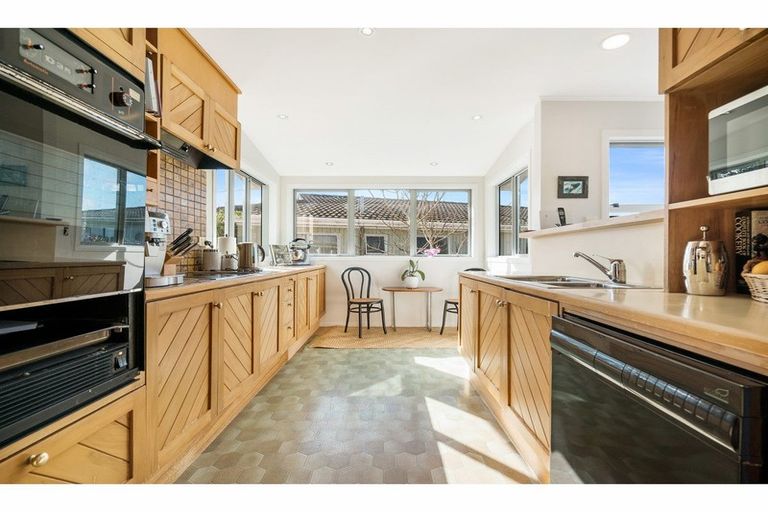 Photo of property in 44 Shetland Street, Glen Eden, Auckland, 0602