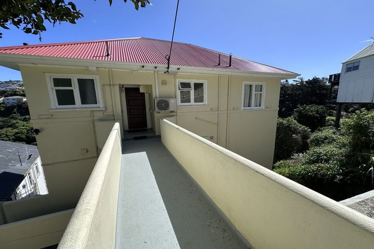 Photo of property in 20u5 Saint Michaels Crescent, Kelburn, Wellington, 6012