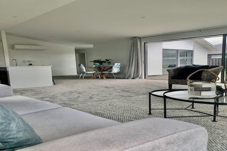 Photo of property in 10 Mccahon Drive, Rangiora, 7400