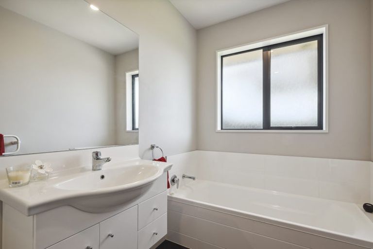 Photo of property in 5 Wisteria Lane, Rangiora, 7400
