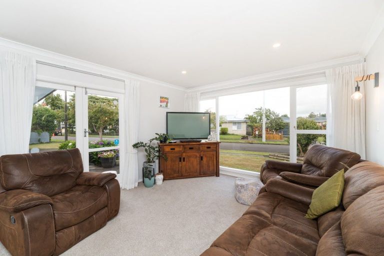Photo of property in 16 Marsden Place, Awapuni, Palmerston North, 4412