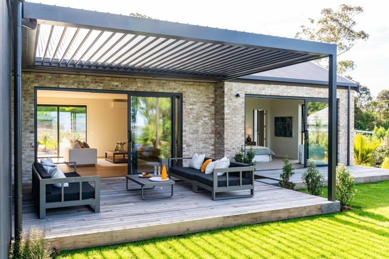 Photo of property in 4 Pukeora Way, Mangawhai, 0505