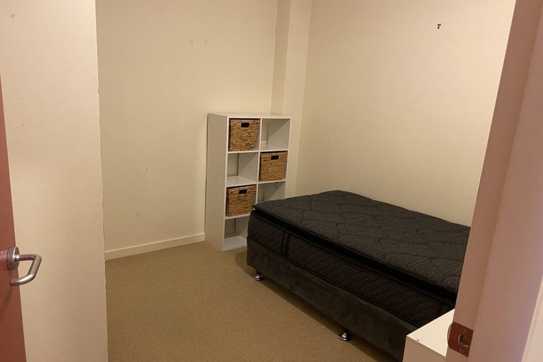 Photo of property in Terrace Heights Apartments, 13e/163 The Terrace, Wellington Central, Wellington, 6011