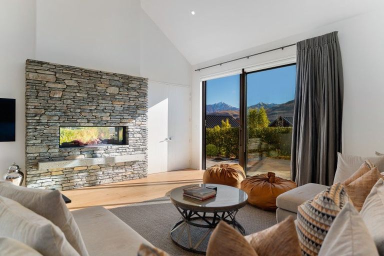 Photo of property in 4 Stockyard Lane, Jacks Point, Queenstown, 9371