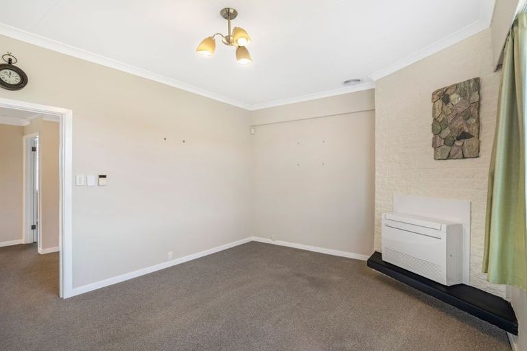 Photo of property in 124 Weraroa Road, Waverley, 4510
