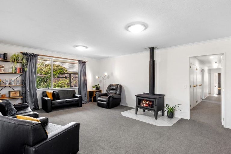 Photo of property in 42 Welsford Street, Woodend, 7610