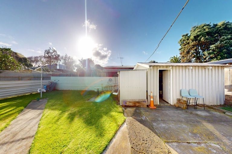 Photo of property in 36 Cornfoot Street, Castlecliff, Whanganui, 4501