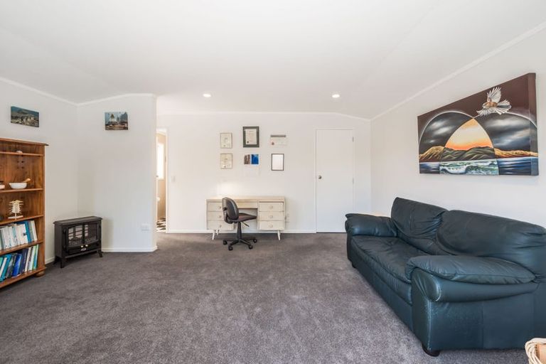 Photo of property in 118 Raumati Road, Raumati Beach, Paraparaumu, 5032